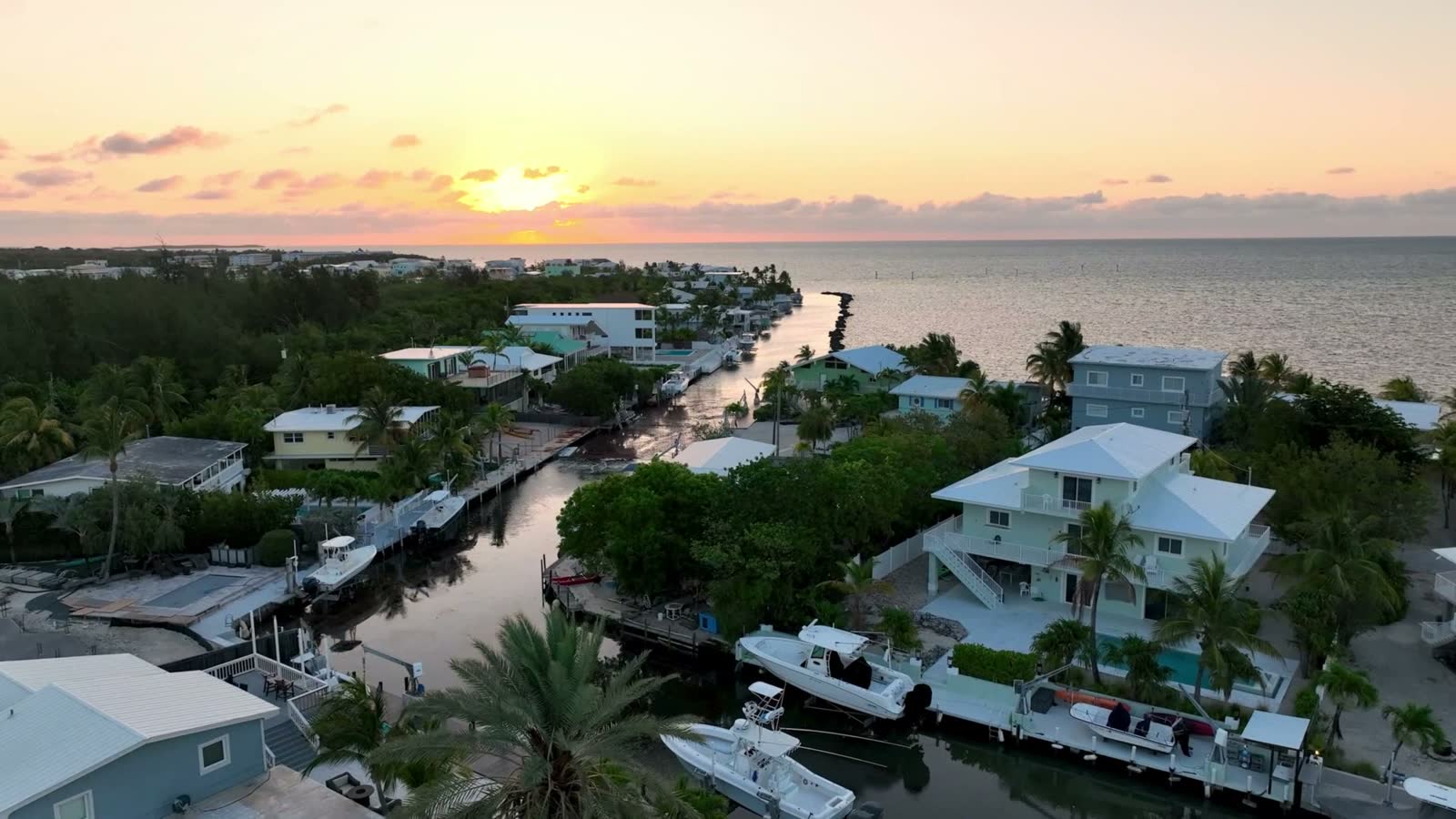 aerial-over-vacation-homes-in-florida-keys.mp4