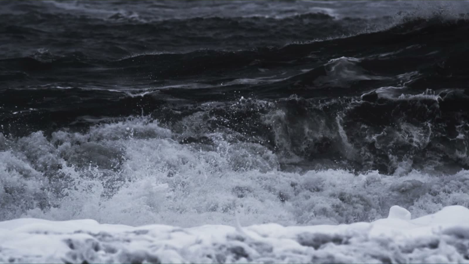 big-black-waves-iceland.mp4