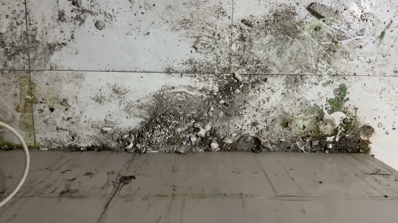 dirty-kitchen-wall-stain-polluted-basin-beige-blac.mp4