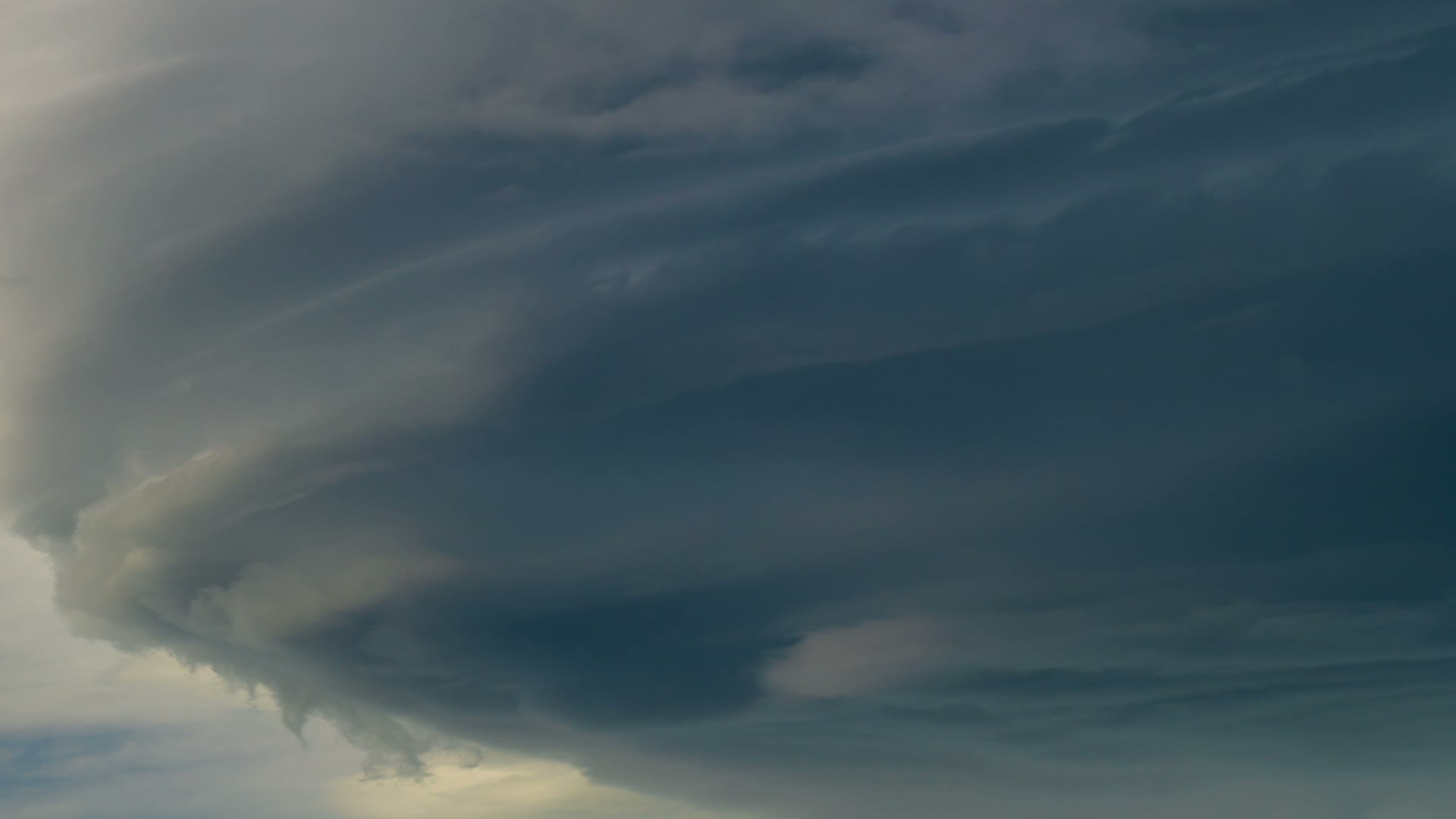 dramatic-clouds-moving-across-the-sky.mp4
