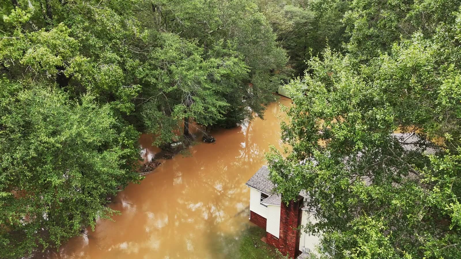 flood-houses-storm.mp4
