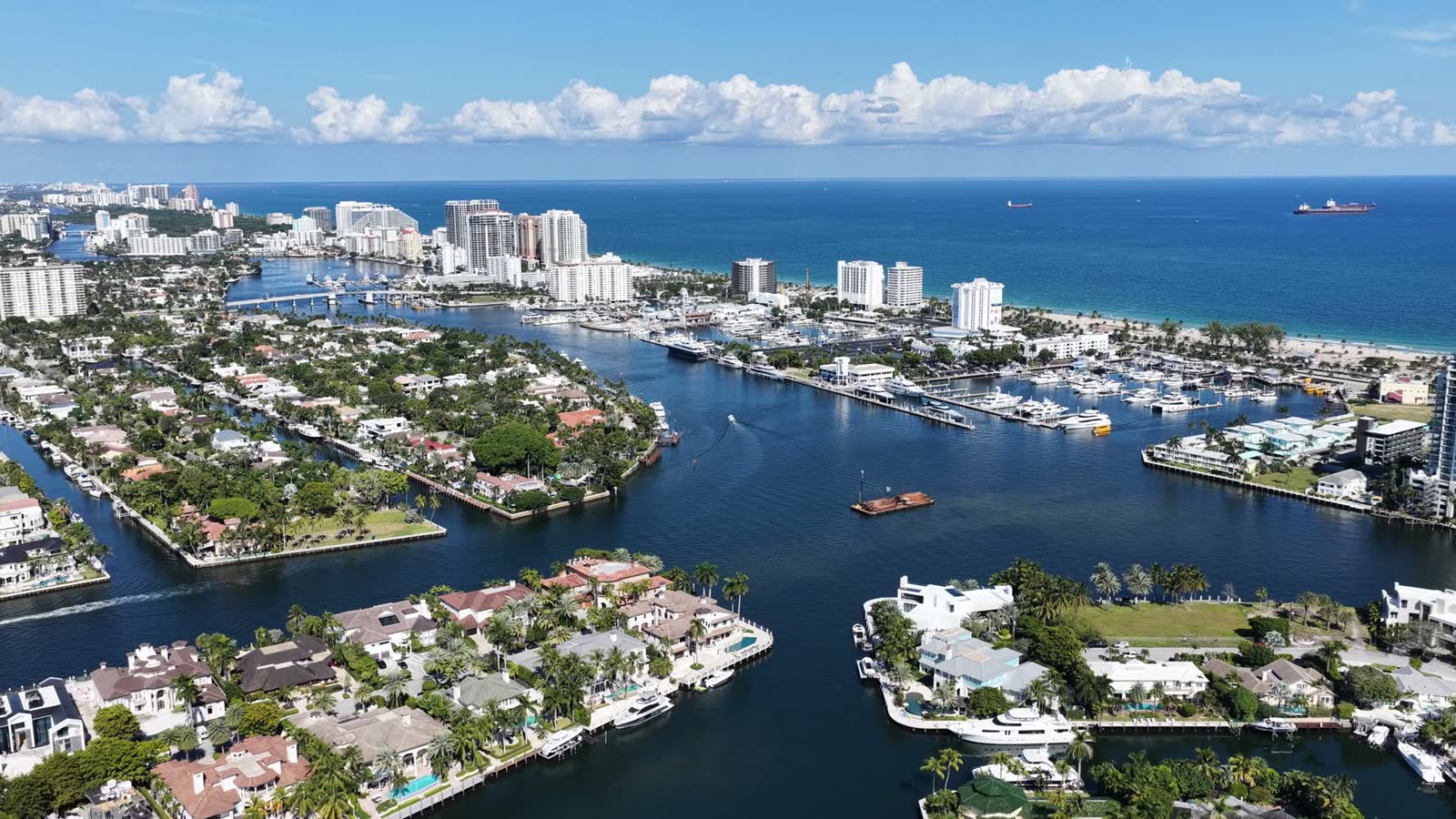 fort-lauderdale-skyline-at-fort-lauderdale-in-flor.mp4