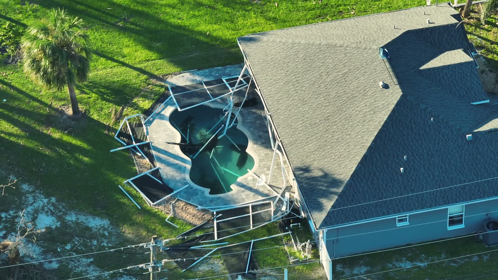 hurricane-ian-destroyed-swimming-pool-lanai-enclos.mp4