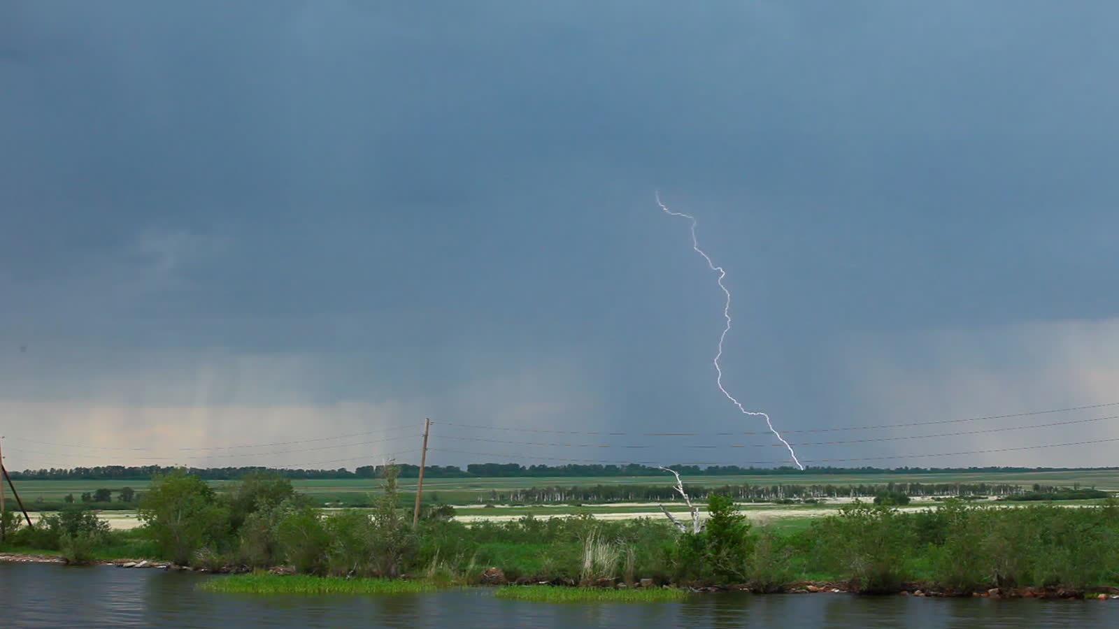lightning-rural.mp4