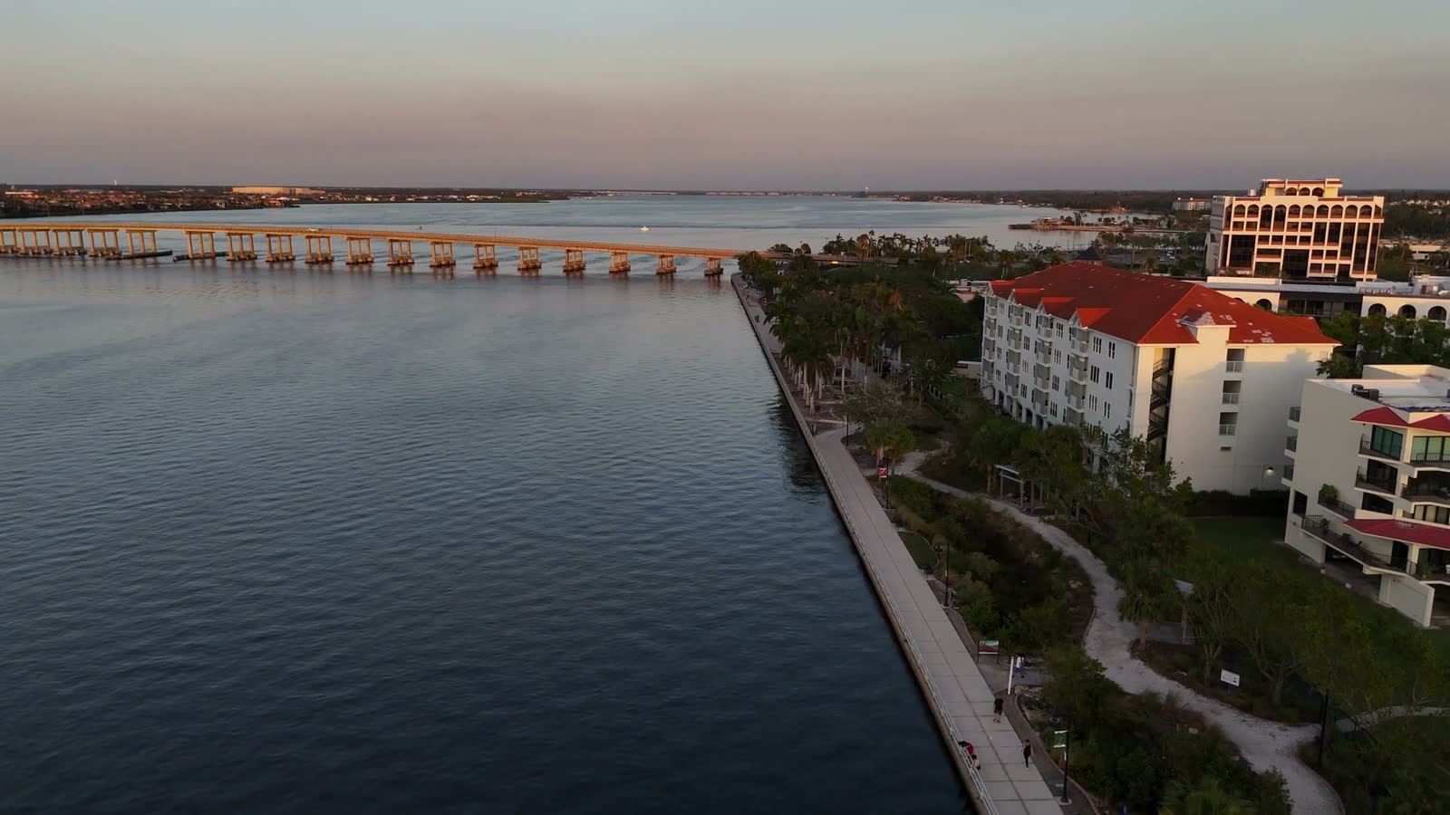 river-walk-on-the-coastal-properties-on-the-manate.mp4