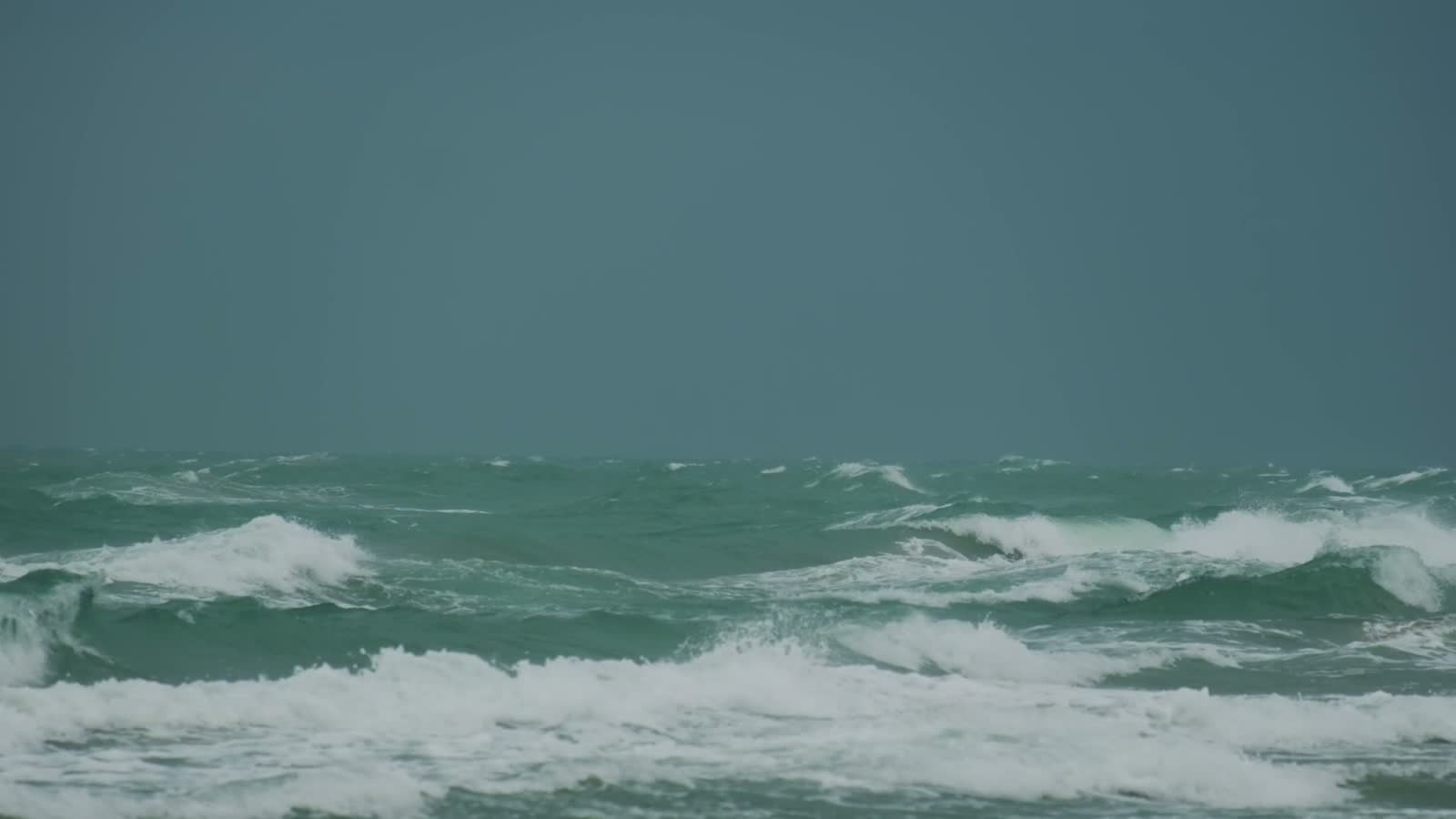 storm-wave-splashing-water-foam-ocean-storm.mp4