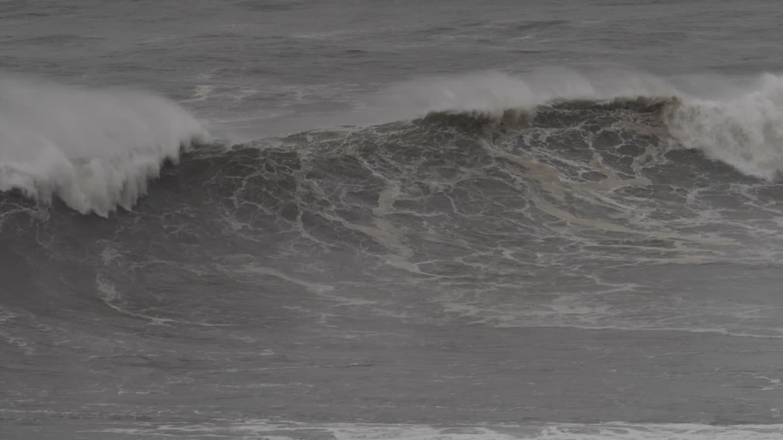storm-waves-on-the-ocean.mp4