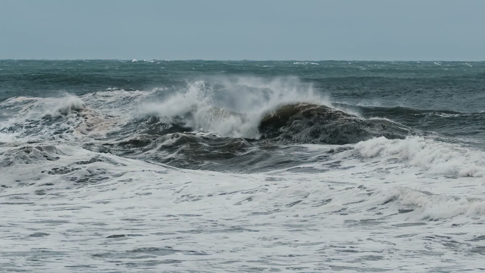 waves-storm.mp4