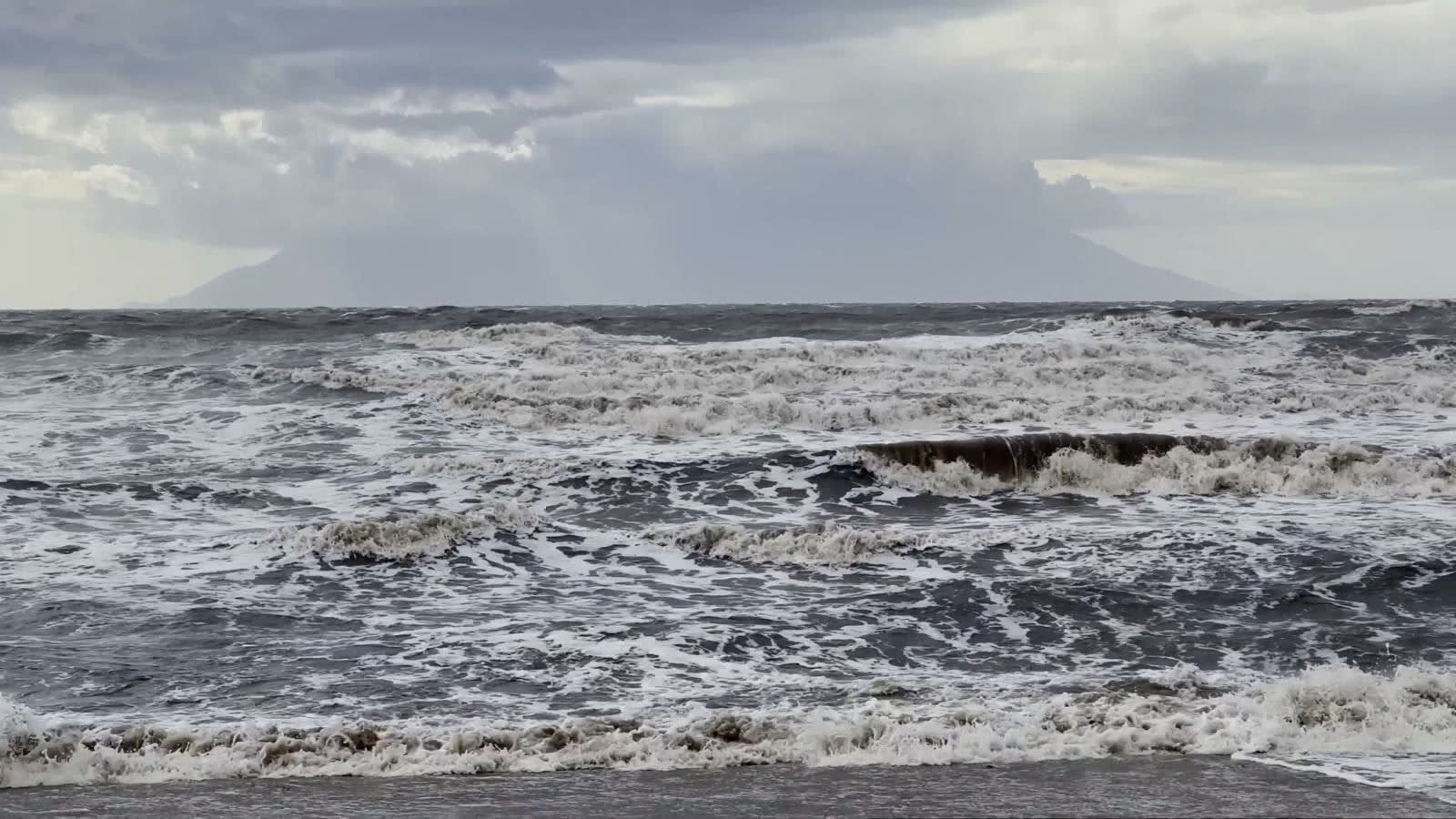 waves-stormy.mp4