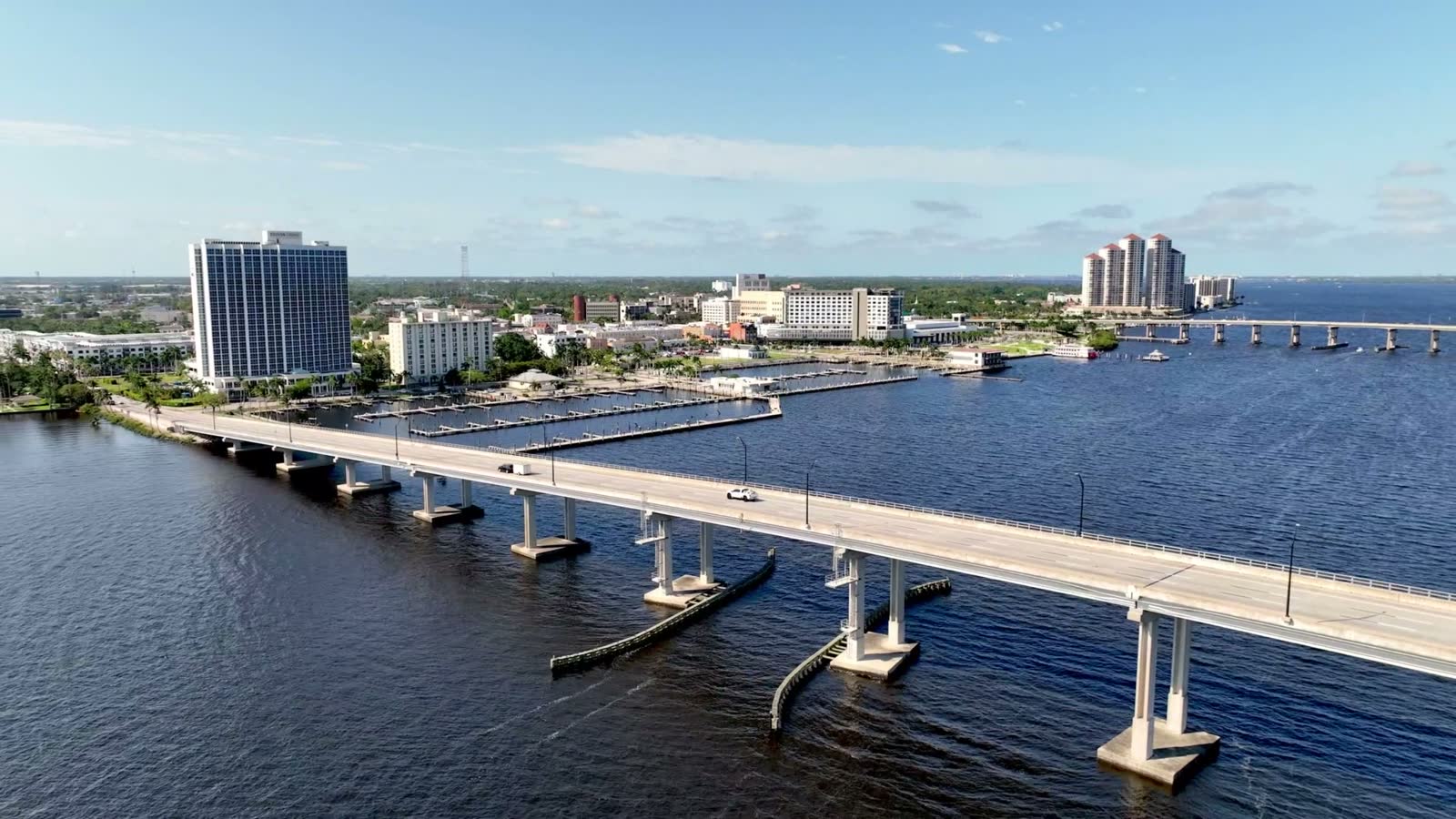 aerial-pullout-from-fort-myers-florida.mp4