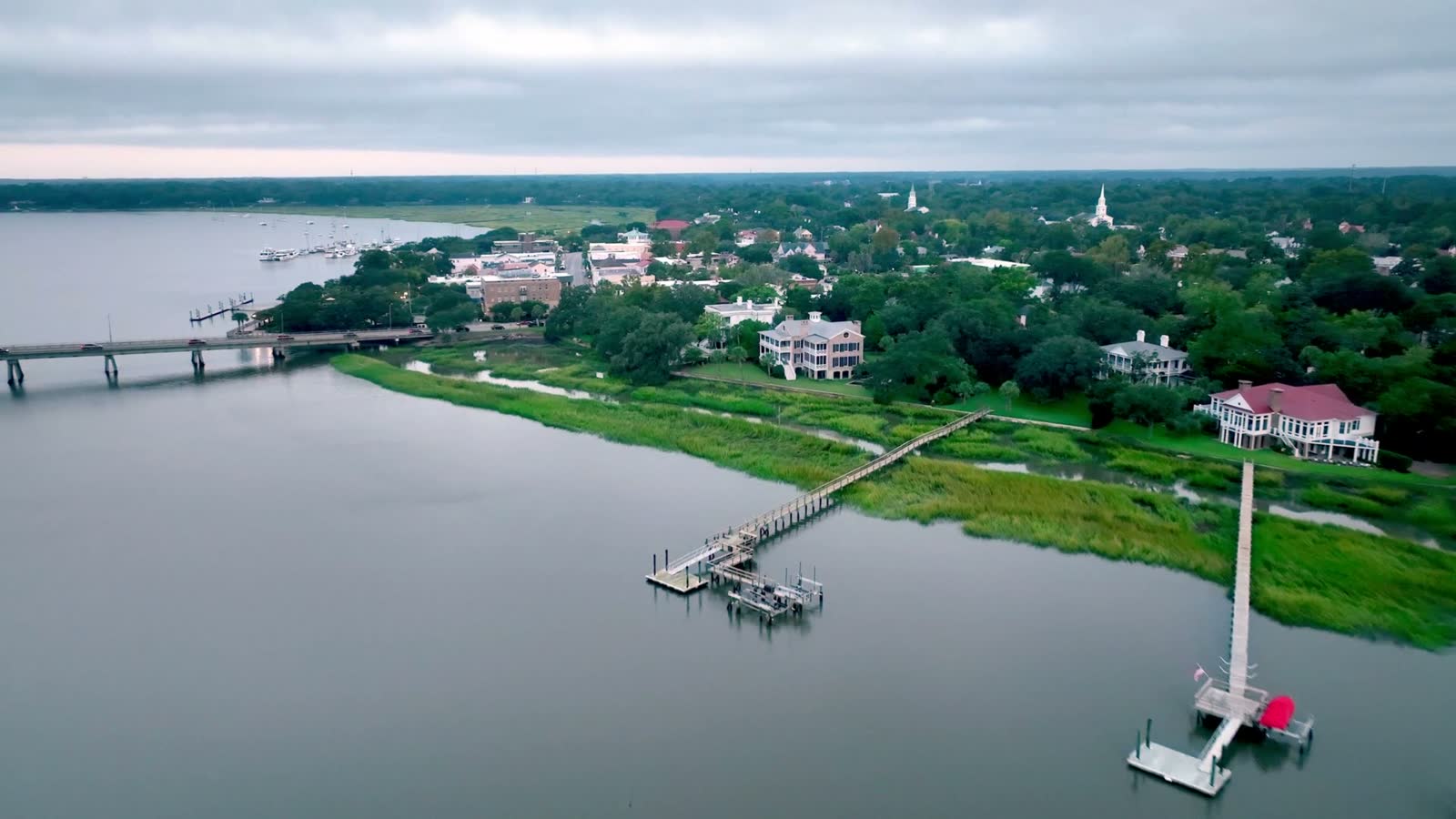 fast-aerial-push-into-downtown-beaufort-sc-south.mp4