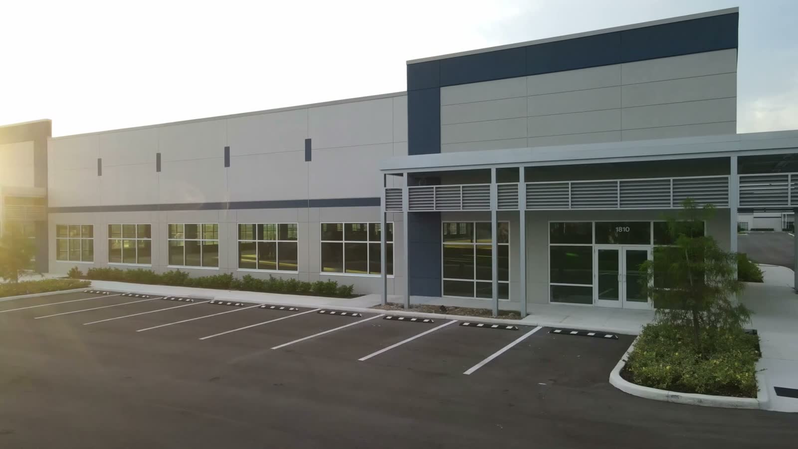 new-construction-commercial-and-warehouse-building.mp4