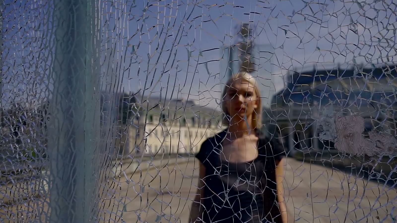 cracked-glass.mp4