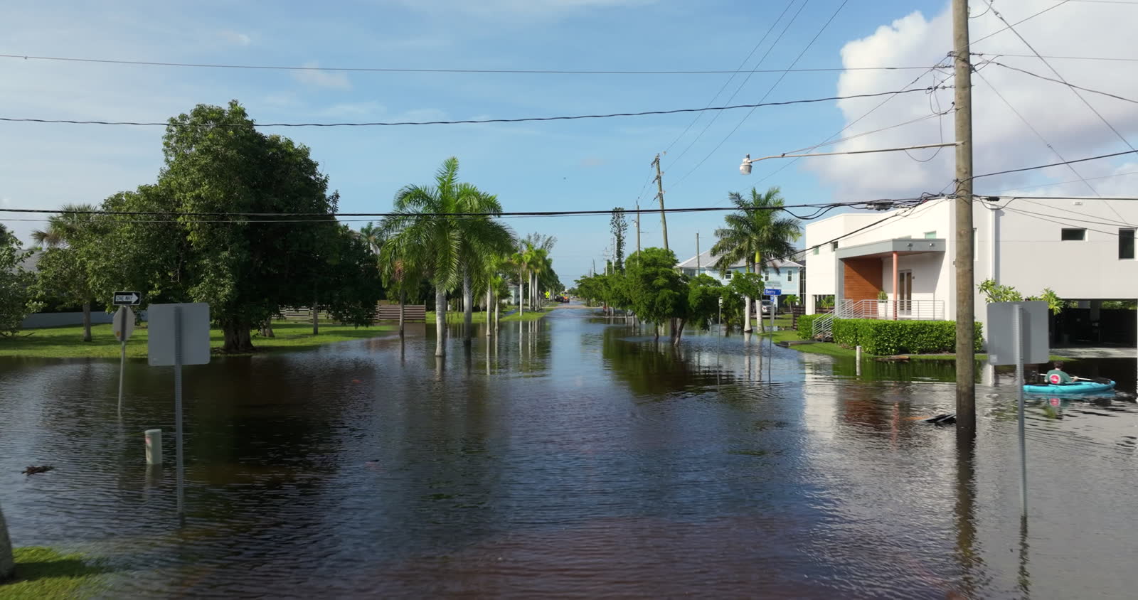 flooded-houses-from-hurricane-milton-rainfall-wate.mp4