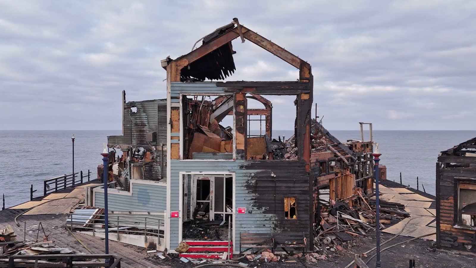 oceanside-california-pier-fire-damaged-former-ruby.mp4