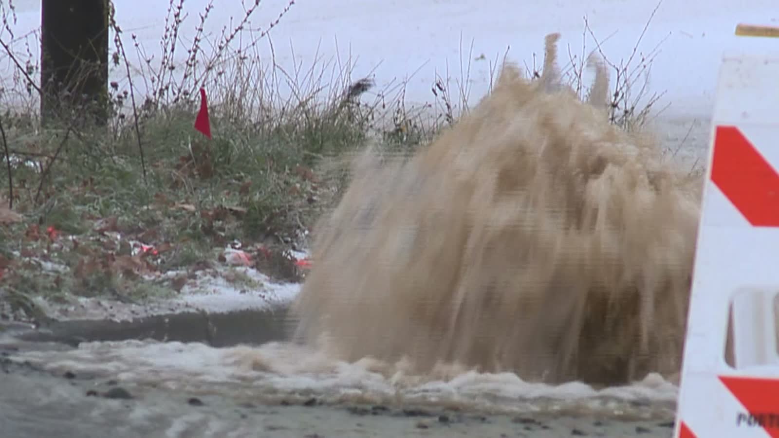 pipe-burst-road.mp4