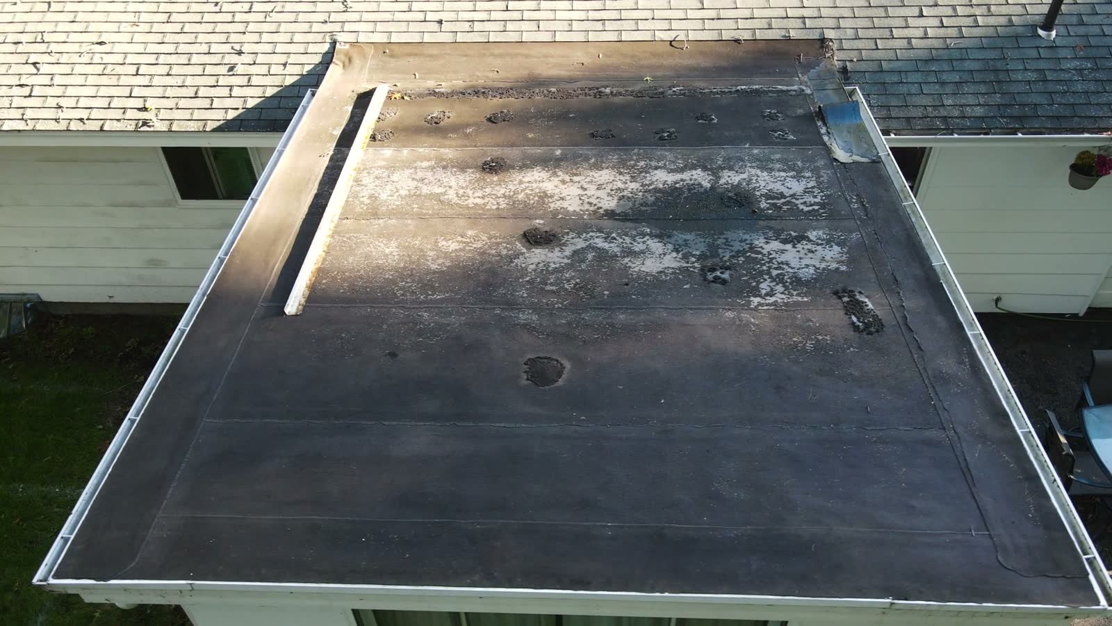 aerial-view-of-a-flat-membrane-roof.mp4