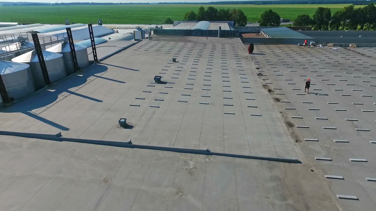 building-the-solar-farm-on-flat-roof.mp4
