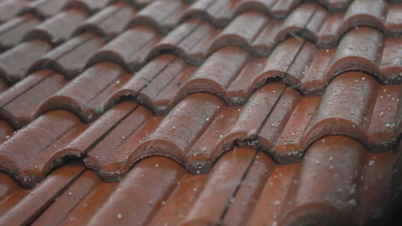 hail-redtile.mp4