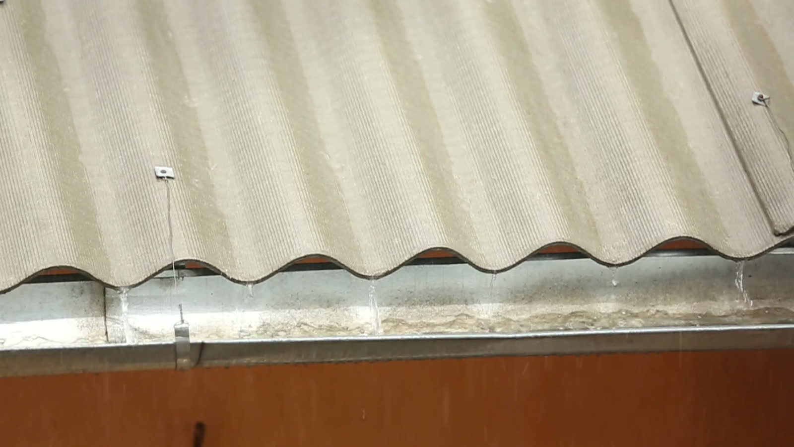 rain-metal-roof.mp4